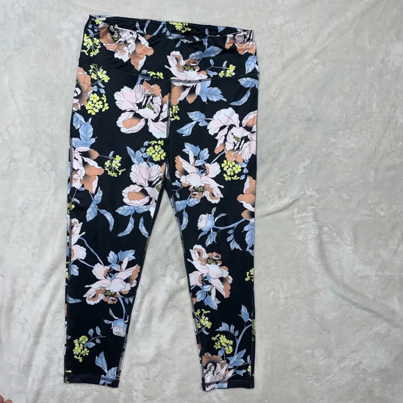 Mono B Pants - Mono B NWOT Floral Print Athletic Cropped Leggings size 1X